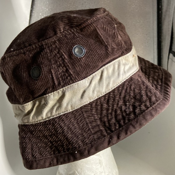 Old Navy brown corduroy bucket hat in like new condition. M/L - Picture 3 of 4